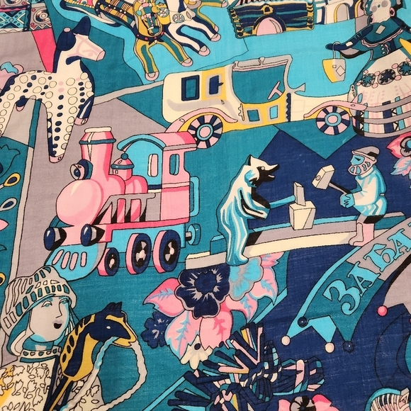 RARE Hermes Shawl Zabavushka 50" x 50" - Picture 11 of 16